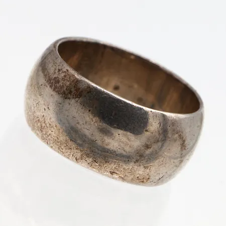 Sileä sormus, koko 17, 925,  Paino: 8 g