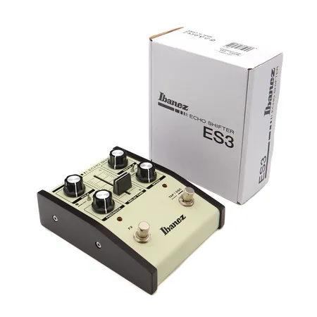 Kitarapedaali Ibanez Echo Shifter Analog Delay ES3, alkuperäinen pakkaus.