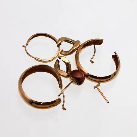 Viallisia kultakoruja, 585br,  Paino: 3 g