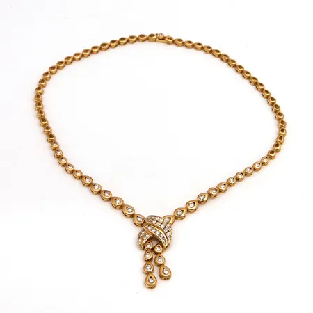 Timanttikaulakoru 12xn.0.10ct, 4xn.0.8ct, 46xn.0.01ct-0.05ct, pituus 42cm, 750br,  Paino: 43,3 g