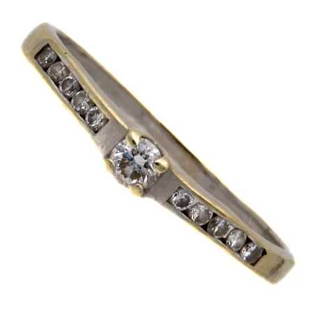 Timanttisormus 1xn.0.10ct 10xn.0.01ct, runko hieman vääntynyt, koko 18¼, 585 valkokulta, Paino: 1,8 g