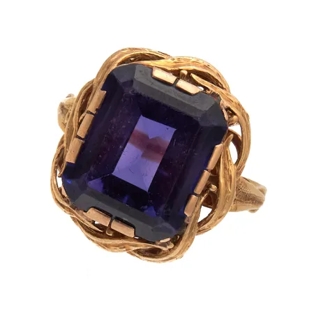 Ametistisormus, kivessä kulumaa, koko 19, 585br,  Paino: 7,8 g