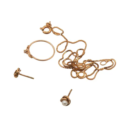 Viallisia kultakoruja, 585br,  Paino: 2,8 g