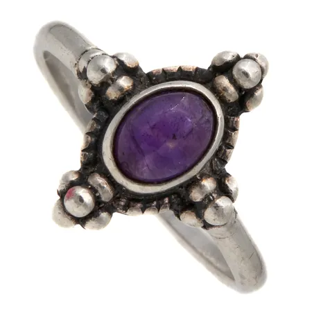 Ametistisormus, Kiviaarteistoa, Kalevala, koko 18½, 925br, Paino: 3,8 g