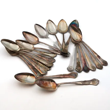 20 Ruokalusikkaa Chippendale, kaiverrettuja, pituus 204mm, 813,  Paino: 1063,2 g