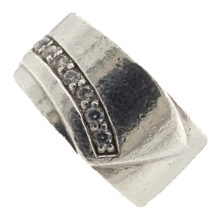 Kivisormus, koko 17¾, 925br,  Paino: 8,2 g