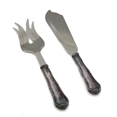 Kakkuatrain ja kakkuveitsi, Chippendale, pituudet 220mm ja 210mm, 830br, Paino: 157,2 g