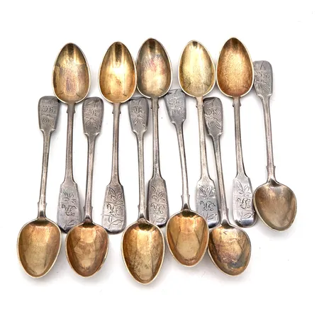 11 kahvilusikkaa, kaiverrettu, pituus 130mm, 875,  Paino: 180 g