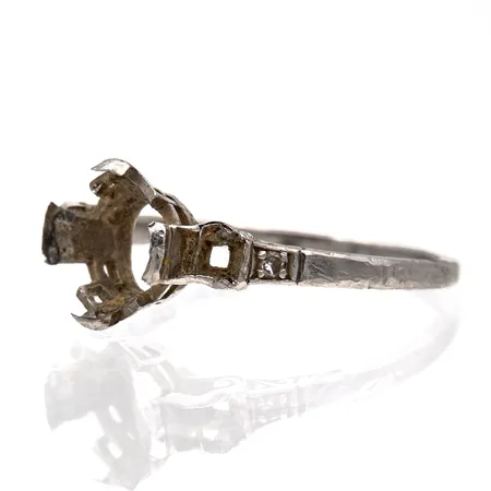 Viallinen sormus, platinaa, Paino: 3,2 g