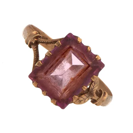 Kivisormus, koko 17¾, 585br  Paino: 2,1 g