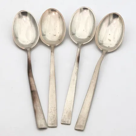 Neljä kahvilusikkaa, osa vääntyneitä, pituus 118mm, 916h,  Paino: 56,5 g