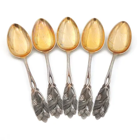 Viisi kahvilusikkaa, kaiverrettu, pituus 126mm, 813h,  Paino: 62,1 g