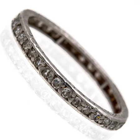 Viallinen kivisormus, leimaamaton, 750br valkokulta, Paino: 1,7 g