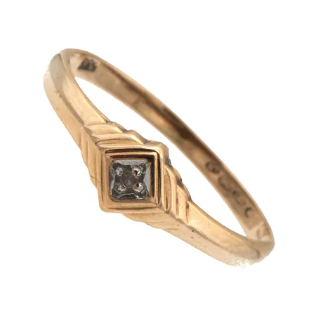 Kivisormus, koko 18½, 585br,  Paino: 1,1 g