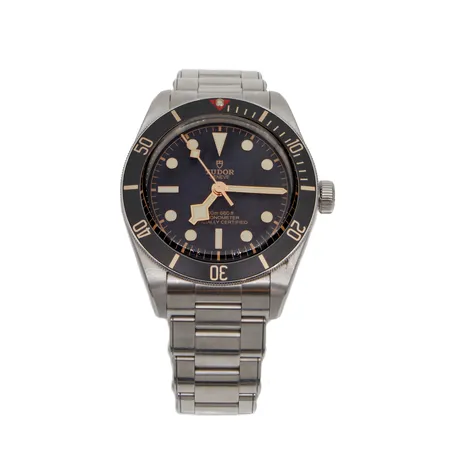 Teräsrannekello Tudor Black Bay, automaatti, 200m/660ft, rungon Ø 39mm, rannekkeen pituus 180mm, rannekkeessa pientä käytön jälkeä