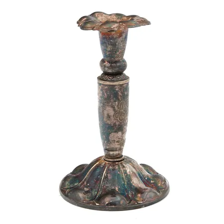 Kynttilänjalka, kaiverrettu, korkeus 132mm, 813br,  Paino: 151,8 g