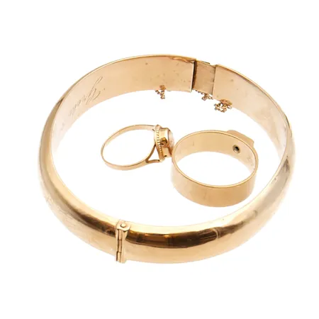 Viallisia kultakoruja, 585br, Paino: 27,9 g