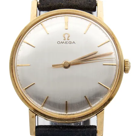 Kultarannekello Omega, Ø 32mm, sarjanumero 19279120, kaliberi 600, 17-kivinen, manuaalivetoinen, vaihtoranneke metallia, lasissa pieniä käytön jälkiä, alkuperäinen rasia, 585br, Paino: 30,3 g