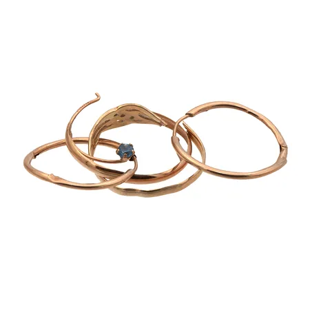 Viallisia kultakoruja, 585, Paino: 1,7 g