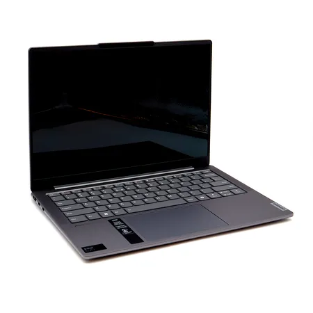 Kannettava tietokone Lenovo, Yoga Slim 7, 14" Core Ultra U5, RAM 16GB ja tallennustila 512GB, uudenveroinen, ostokuitti Verkkokauppa.com 29.9.2025, takuu 12kk, mukana alkuperäinen laatikko, virtajohto ja laturi.