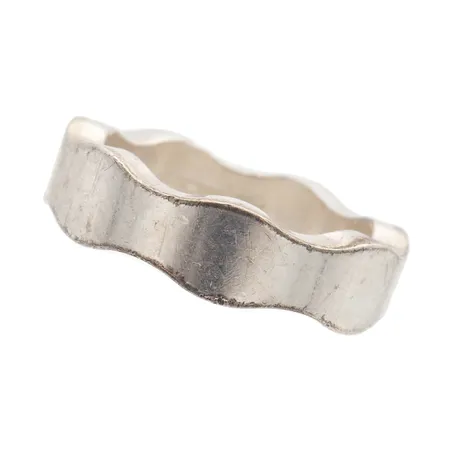 Sormus Lapponia, Match Shiny, koko 18, leveys 4,6mm, design Björn Weckström, vuodelta 2010, kulumaa, 925, Paino: 9,6 g