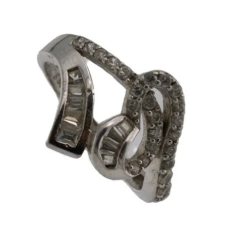 Kivisormus, koko 17½, 925br, Paino: 3,2 g