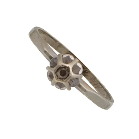 Viallinen sormus, 750 valkokulta,  Paino: 1,8 g