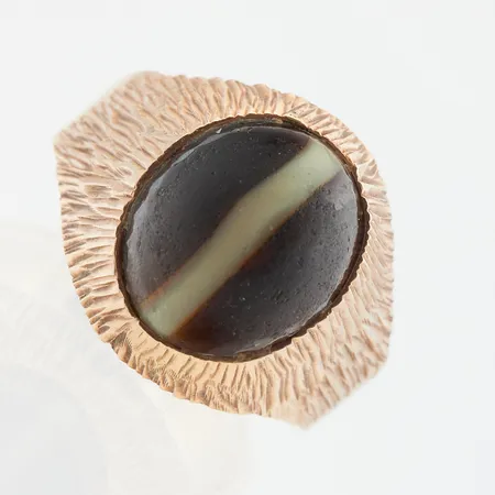 Kivisormus, koko 18½, 585br, Paino: 5,4 g