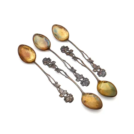 Viisi kahvilusikkaa, Ruusu, pituus 119mm, kaiverrettu, 813, Paino: 42,9 g