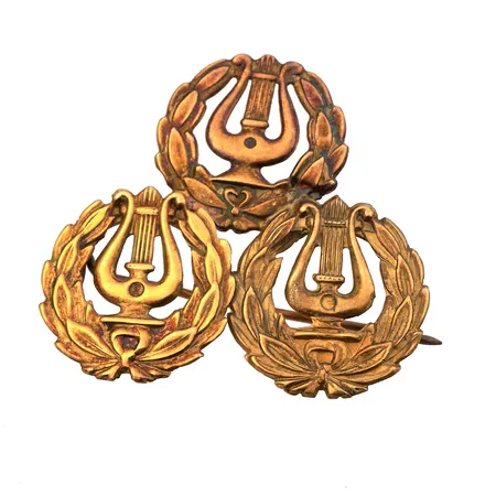 Lyyra-rintakoru, korkeus 29mm, leveys 32mm, 585,  Paino: 2,4 g