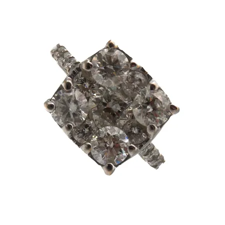 Timanttisormus 1xn.0.25ct 4xn.0.20ct 4xn.0.06ct 10xn.0.02ct ja 16xn.0.005ct, koko 14½, 750br valkokulta,  Paino: 4,9 g