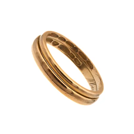 Sileä sormus, kaksi juotettu yhteen, koko 18, leveys 4mm, kaiverrettu, 750,  Paino: 4 g