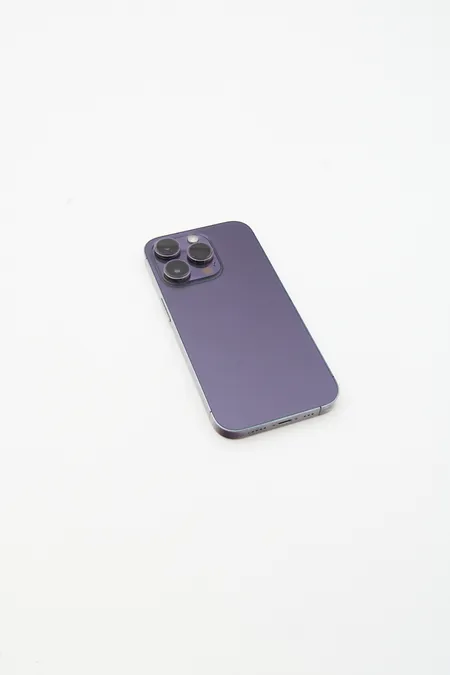 Matkapuhelin Iphone 14 pro 128gt 5G, suojalasissa naarmuja, laturi