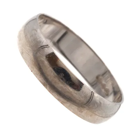 Sileä sormus, koko 21¼, leveys 6mm, pientä käyttökulumaa, 585 valkokulta,  Paino: 5,9 g