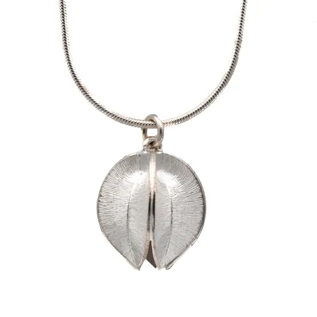 Kaulakoru Kalevala Lumikukka, ketjun pituus 50cm, riipuksen korkeus 30mm, 925,  Paino: 19,8 g