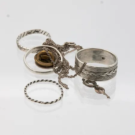 Viallisia hopeakoruja, 800-925,  Paino: 12,6 g