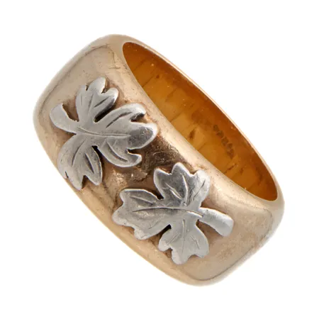 Sormus, koko 19½, 750 kelta- ja valkokulta, Paino: 24,6 g