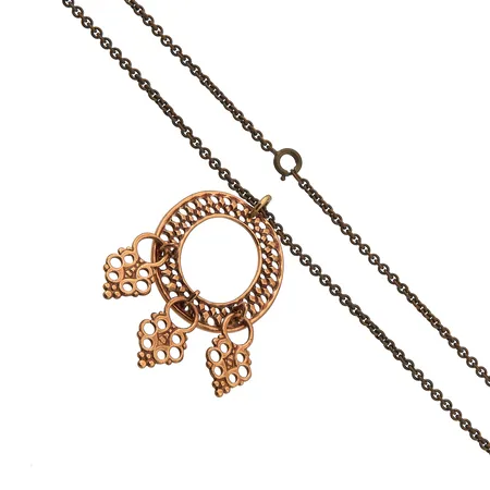 Kaulakoru Kalevala Koru, Lapin riipus, riipuksen korkeus 55mm, ketjun pituus 80cm, pronssia