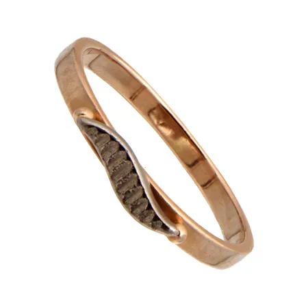 Sormus, koko 18, kelta- ja valkokultaa 585,  Paino: 2,1 g