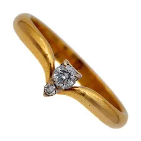 Timanttisormus 1xn.0.12ct 1xn.0.03ct, koko 18¾, tekijänleima AT, 750,  Paino: 3,7 g