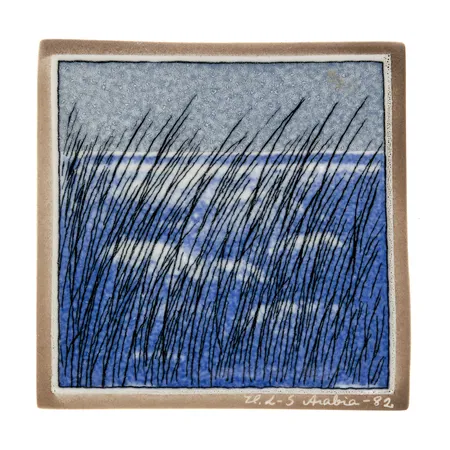 Seinälaatta, Arabia, Kaislikossa tuulee, Heljä Liukko-Sundström, mitat 115x115mm