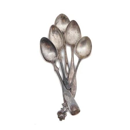 5 kahvilusikkaa, pituus 115-120mm, kaiverrettu, 813-830, Paino: 43,2 g