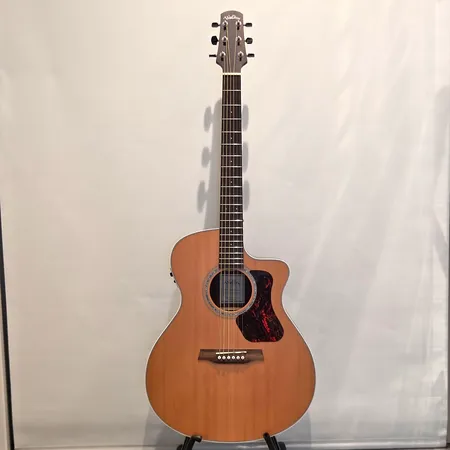 Elektroakustinen kitara, WALDEN G630CE, sr. 121030211 kova kantolaukku Ei lähetetä