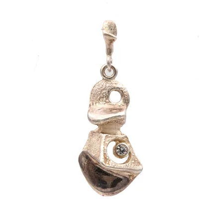 Kiviriipus, korkeus 48mm, leveys 18mm, 830br, Paino: 7,5 g