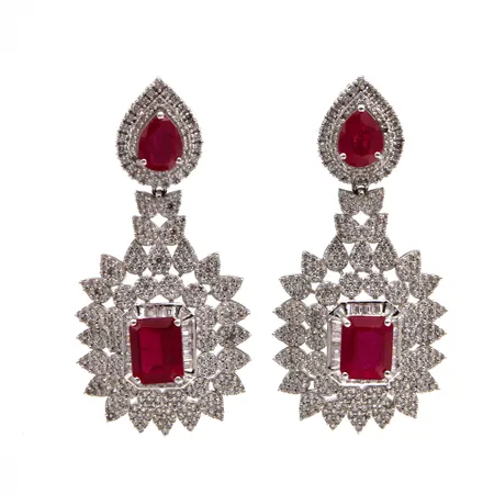 Kivikorvakorut, korkeus 55mm, 750br valkokulta, Paino: 26,6 g