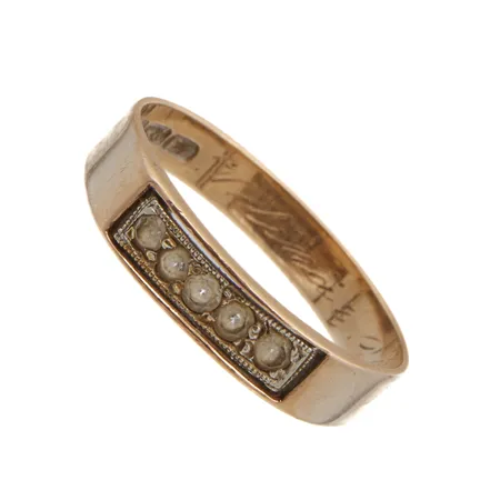 Kivisormus, kaiverrettu, kivissä kulumia, 585br, Paino: 2,3 g