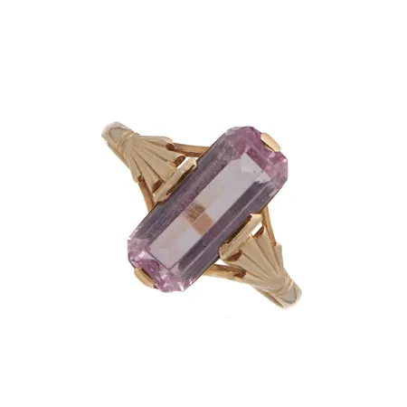 Kivisormus, kaiverrettu, koko 18½, 585br, Paino: 2,1 g