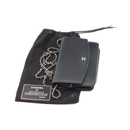 Chanel käsilaukku Wallet On Chain, kaviaarinahkaa, serial: 16734031, mitat 19cm x 13cm x 4cm, käytön jälkiä, mukaan Chanel aitouskortti, alkuperäinen kuitti ja dustbag