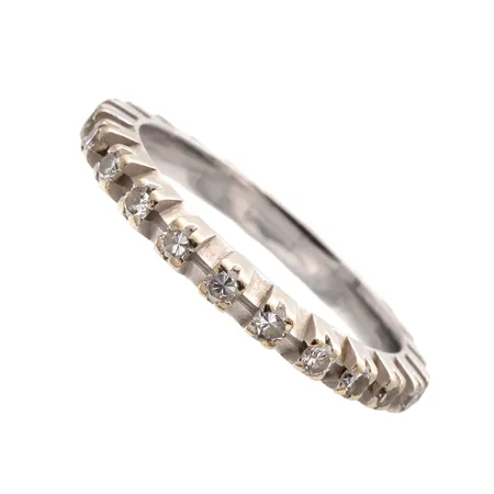 Timanttisormus 23xn.0.02ct, koko 17¼, rungossa pientä vääntymää, 585br, Paino: 3,2 g