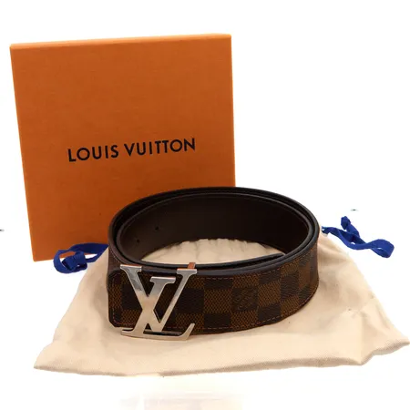 Vyö, Louis Vuitton, Damier 80/32, käännettävä, malli M0212, leveys 40mm, pituus 87cm, metalliosissa kulumaa, vyö hieman vääntynyt, ostokuitti, laatikko ja dustbag